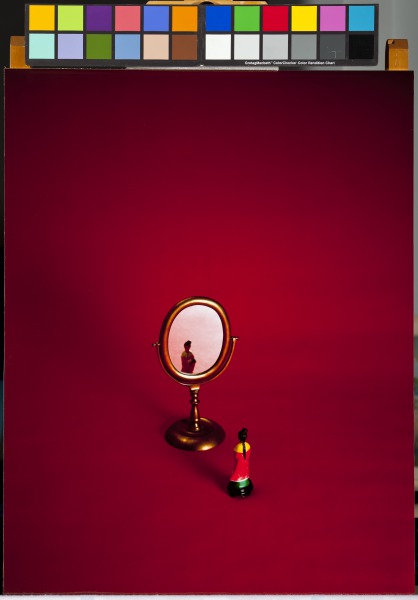 Red with Mirror (Rojo con espejo)