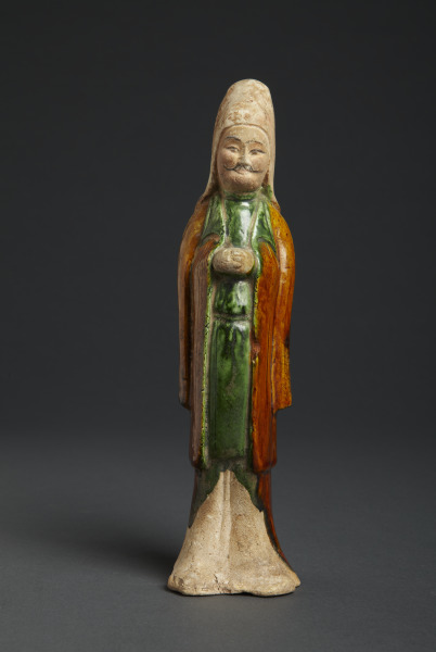 Sancai figure of a dignitary (Figura de un dignatario en cerámica sancai)