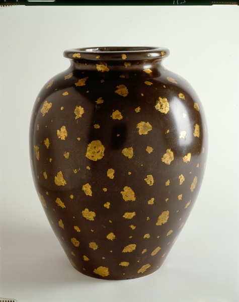 Ovoid vase with gold splashes (Florero ovoide con toques dorados)