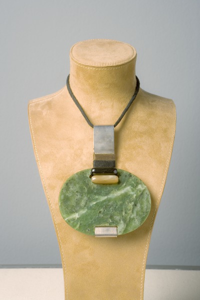 Necklace (Collar)