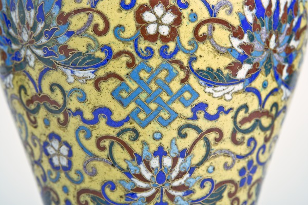 One of a pair of vases of meiping shape (Uno de un par de jarrones en forma meiping)