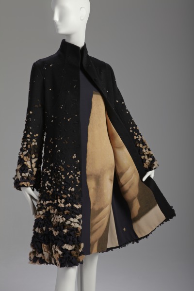 Coat (Abrigo)